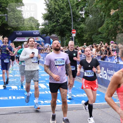 29.06.2025 - hella hamburg halbmarathon Zöllner http://msf.ph/oto/8249729 29.06.2025 10:57:53 Ziel 1972, 2034, 2806, 2883, 5391, 7138, 7269, 7833, 9820, 10599, 10703, 12440, 12523, 13376, 14737, 16517, 17201, 17543, 18492, 18727 meine-sportfotos.de