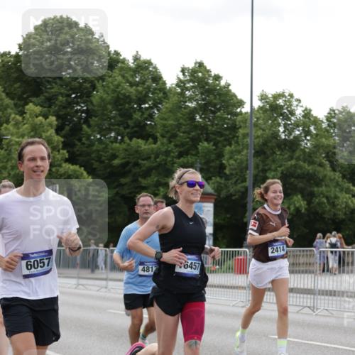 29.06.2025 - hella hamburg halbmarathon Jannik Wohlers http://msf.ph/oto/8249736 29.06.2025 10:30:51 Lombardsbrücke 1292, 1773, 1979, 2414, 2914, 4561, 4817, 5437, 5943, 6057, 6078, 6195, 6787, 7604, 8050, 8072, 8073, 10111, 11988, 12627, 14349, 15589, 15725, 16457, 17224, 17463, 17509, 17587, 18390, 18883, 19226 meine-sportfotos.de