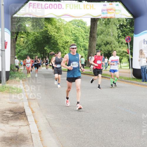 29.06.2025 - hella hamburg halbmarathon MichiJ http://msf.ph/oto/8249739 29.06.2025 10:28:46 Zwischen KM18-KM19 1358, 2714, 2750, 4888, 4889, 5752, 6149, 6649, 6683, 7495, 8346, 8370, 8574, 11284, 15015, 17245, 18614 meine-sportfotos.de