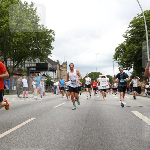 29.06.2025 - hella hamburg halbmarathon Yannick Fuchs http://msf.ph/oto/8249783 29.06.2025 10:47:53 20KM 1030, 1267, 1422, 1442, 1502, 1549, 1870, 2058, 2070, 2354, 2518, 2630, 3096, 3103, 3819, 4299, 5020, 5259, 5638, 6260, 6294, 6374, 6481, 6511, 6512, 6942, 7274, 7395, 7478, 7973, 8285, 8335, 8394, 9032, 9380, 9791, 9922, 11068, 11430, 11844, 12321, 12607, 12632, 13033, 13397, 13794, 13803, 13865, 13912, 14026, 14239, 14702, 15146, 15441, 15502, 15838, 15856, 15946, 16477, 16780, 17348, 17482, 18143, 18308, 18418, 18450, 18514, 18612, 19067 meine-sportfotos.de