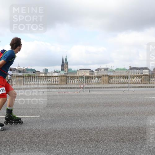 29.06.2025 - hella hamburg halbmarathon Lena Gebhardt http://msf.ph/oto/8249799 29.06.2025 09:02:50 Lombardsbrücke  meine-sportfotos.de