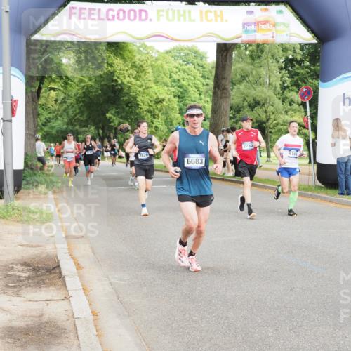 29.06.2025 - hella hamburg halbmarathon MichiJ http://msf.ph/oto/8249819 29.06.2025 10:28:47 Zwischen KM18-KM19 1358, 2714, 2750, 4888, 4889, 5752, 6149, 6683, 7495, 8346, 8574, 11284, 15015, 17245, 18614 meine-sportfotos.de