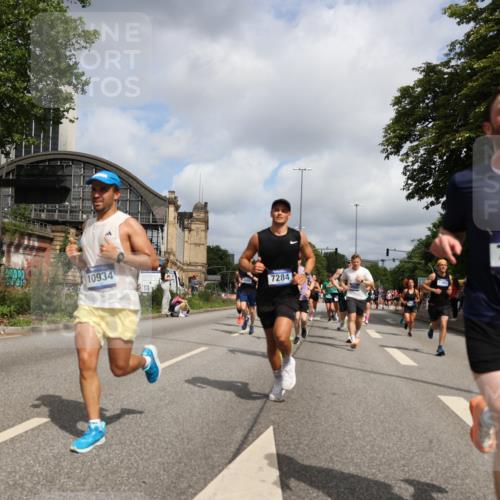 29.06.2025 - hella hamburg halbmarathon Yannick Fuchs http://msf.ph/oto/8249861 29.06.2025 10:35:25 20KM 1136, 1677, 1912, 2568, 2797, 2949, 3332, 3618, 4303, 4634, 4889, 5007, 5014, 5026, 5410, 6429, 6683, 7080, 7284, 7378, 7774, 8074, 8122, 8629, 8966, 9358, 9979, 10783, 10934, 10978, 11062, 11765, 11767, 11959, 12365, 12385, 12895, 13158, 13268, 13457, 14092, 14661, 14820, 15164, 15247, 15493, 15689, 16201, 16249, 16347, 16599, 17214, 17620, 17724, 17834, 17971, 18049, 18173, 18192, 18399, 18412, 18573 meine-sportfotos.de