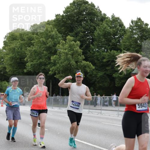 29.06.2025 - hella hamburg halbmarathon Jannik Wohlers http://msf.ph/oto/8249872 29.06.2025 10:30:52 Lombardsbrücke 1292, 1773, 1979, 2414, 2914, 4561, 4817, 5437, 5846, 5943, 6057, 6078, 6195, 6787, 7604, 8050, 8072, 8073, 10111, 11988, 12627, 14349, 15589, 15725, 16457, 16978, 17224, 17463, 17509, 17587, 18390, 18883, 19226 meine-sportfotos.de