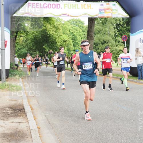 29.06.2025 - hella hamburg halbmarathon MichiJ http://msf.ph/oto/8249877 29.06.2025 10:28:47 Zwischen KM18-KM19 1358, 2714, 2750, 4888, 4889, 5752, 6149, 6683, 7495, 8346, 8574, 11284, 15015, 17245, 18614 meine-sportfotos.de