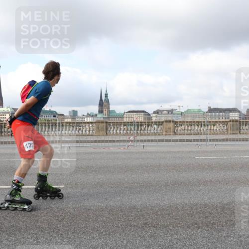 29.06.2025 - hella hamburg halbmarathon Lena Gebhardt http://msf.ph/oto/8249884 29.06.2025 09:02:50 Lombardsbrücke  meine-sportfotos.de