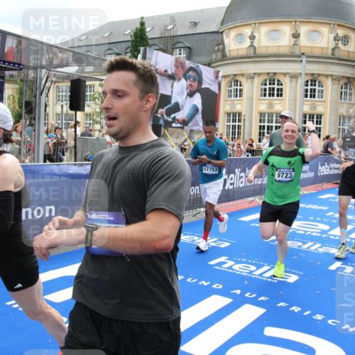 29.06.2025 - hella hamburg halbmarathon Michael Strokosch http://msf.ph/oto/8249897 29.06.2025 10:49:51 Ziel 3543, 4017, 5460, 5894, 6125, 9126, 9200, 9551, 9597, 9723, 9924, 11975, 13159, 13463, 14794, 16800, 16877, 17282, 17753, 18926, 19109, 19122 meine-sportfotos.de