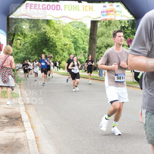 29.06.2025 - hella hamburg halbmarathon MichiJ http://msf.ph/oto/8249907 29.06.2025 10:51:43 Zwischen KM18-KM19 1842, 6100, 6174, 8890, 9816, 14822, 15797, 16455, 16605, 17387, 18768 meine-sportfotos.de