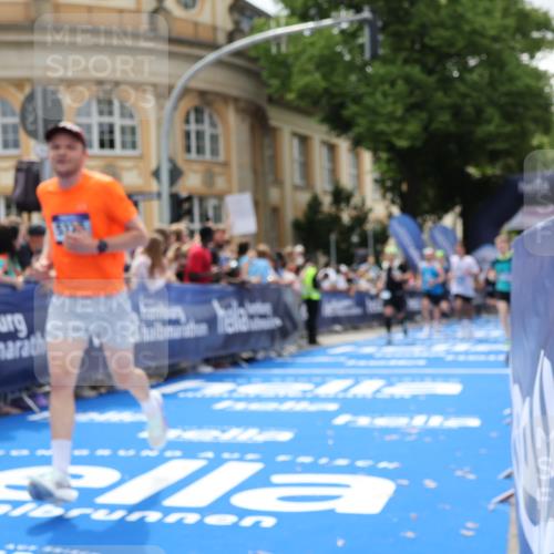29.06.2025 - hella hamburg halbmarathon Strokosch-Dieckow http://msf.ph/oto/8249940 29.06.2025 10:40:01 Ziel 2826, 3626, 5007, 5050, 5375, 5508, 6080, 7981, 8467, 8574, 8933, 12091, 13514, 15421, 15424, 17973 meine-sportfotos.de
