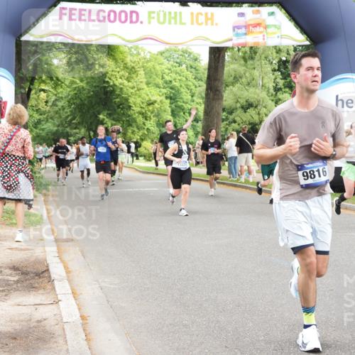 29.06.2025 - hella hamburg halbmarathon MichiJ http://msf.ph/oto/8249952 29.06.2025 10:51:43 Zwischen KM18-KM19 1842, 6100, 6174, 8890, 9816, 14822, 15797, 16455, 16605, 17387, 18768 meine-sportfotos.de