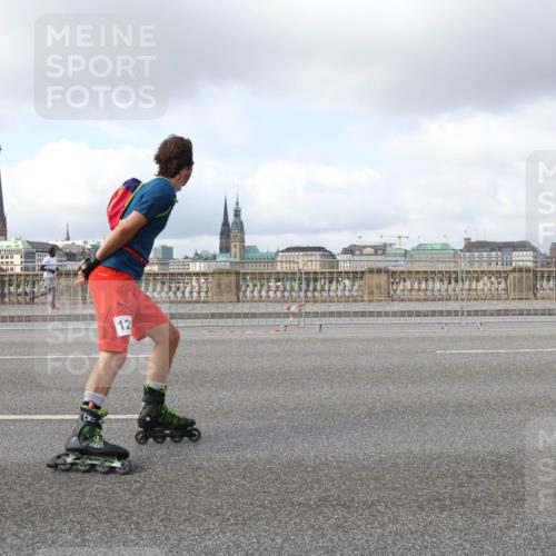 29.06.2025 - hella hamburg halbmarathon Lena Gebhardt http://msf.ph/oto/8249970 29.06.2025 09:02:50 Lombardsbrücke  meine-sportfotos.de