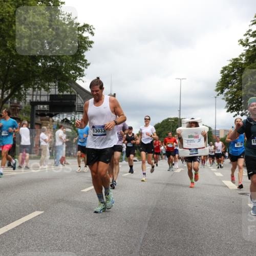 29.06.2025 - hella hamburg halbmarathon Yannick Fuchs http://msf.ph/oto/8249972 29.06.2025 10:47:54 20KM 1030, 1267, 1422, 1442, 1502, 1549, 1870, 2058, 2070, 2354, 2518, 2630, 3096, 3103, 3819, 4299, 5020, 5259, 5638, 6260, 6294, 6374, 6511, 6512, 7274, 7395, 7478, 7973, 8285, 8335, 8394, 9032, 9380, 9791, 9922, 10040, 11068, 11430, 11844, 12321, 12607, 12632, 13033, 13397, 13794, 13803, 13865, 13912, 14026, 14239, 14702, 15146, 15441, 15502, 15838, 15856, 15946, 16780, 17348, 17482, 18143, 18308, 18418, 18450, 18514, 18612, 19067 meine-sportfotos.de