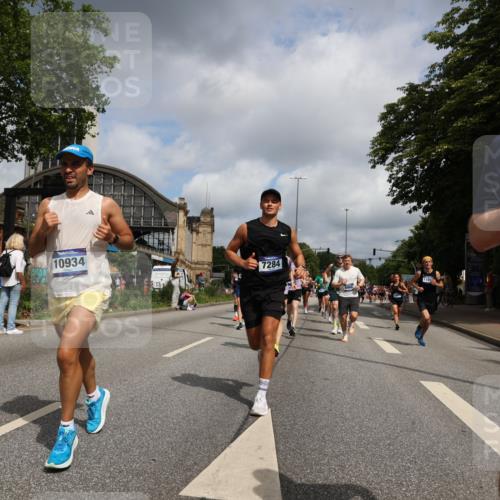 29.06.2025 - hella hamburg halbmarathon Yannick Fuchs http://msf.ph/oto/8249977 29.06.2025 10:35:25 20KM 1136, 1677, 1912, 2568, 2797, 2949, 3332, 3618, 4303, 4634, 4889, 5007, 5014, 5026, 5410, 6429, 6683, 7080, 7284, 7378, 7774, 8074, 8122, 8629, 8966, 9358, 9979, 10783, 10934, 10978, 11062, 11765, 11767, 11959, 12365, 12385, 12895, 13158, 13268, 13457, 14092, 14661, 14820, 15164, 15247, 15493, 15689, 16201, 16249, 16347, 16599, 17214, 17620, 17724, 17834, 17971, 18049, 18173, 18192, 18399, 18412, 18573 meine-sportfotos.de
