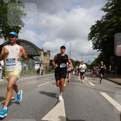 29.06.2025 - hella hamburg halbmarathon Yannick Fuchs http://msf.ph/oto/8249992 29.06.2025 10:35:25 20KM 1136, 1677, 1912, 2568, 2797, 2949, 3332, 3618, 4303, 4634, 4889, 5007, 5014, 5026, 5410, 6429, 6683, 7080, 7284, 7378, 7774, 8074, 8122, 8629, 8966, 9358, 9979, 10783, 10934, 10978, 11062, 11765, 11767, 11959, 12365, 12385, 12895, 13158, 13268, 13457, 14092, 14661, 14820, 15164, 15247, 15493, 15689, 16201, 16249, 16347, 16599, 17214, 17620, 17724, 17834, 17971, 18049, 18173, 18192, 18399, 18412, 18573 meine-sportfotos.de
