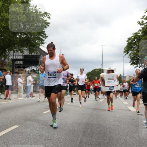 29.06.2025 - hella hamburg halbmarathon Yannick Fuchs http://msf.ph/oto/8250010 29.06.2025 10:47:54 20KM 1030, 1267, 1422, 1442, 1502, 1549, 1870, 2058, 2070, 2354, 2518, 2630, 3096, 3103, 3819, 4299, 5020, 5259, 5638, 6260, 6294, 6374, 6511, 6512, 7274, 7395, 7478, 7973, 8285, 8335, 8394, 9032, 9380, 9791, 9922, 10040, 11068, 11430, 11844, 12321, 12607, 12632, 13033, 13397, 13794, 13803, 13865, 13912, 14026, 14239, 14702, 15146, 15441, 15502, 15838, 15856, 15946, 16780, 17348, 17482, 18143, 18308, 18418, 18450, 18514, 18612, 19067 meine-sportfotos.de