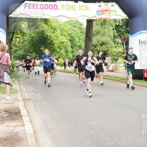 29.06.2025 - hella hamburg halbmarathon MichiJ http://msf.ph/oto/8250015 29.06.2025 10:51:44 Zwischen KM18-KM19 1842, 6174, 8890, 9816, 13533, 14822, 15797, 16067, 16455, 16605, 17387, 18768 meine-sportfotos.de