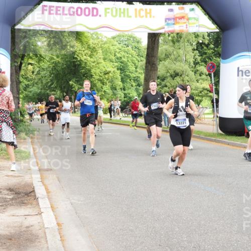 29.06.2025 - hella hamburg halbmarathon MichiJ http://msf.ph/oto/8250044 29.06.2025 10:51:45 Zwischen KM18-KM19 1842, 6174, 6714, 8890, 9816, 13221, 13533, 14822, 15797, 16067, 16455, 16605, 17387 meine-sportfotos.de