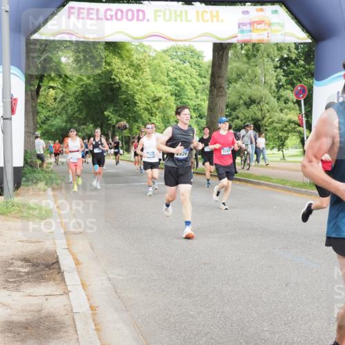 29.06.2025 - hella hamburg halbmarathon MichiJ http://msf.ph/oto/8250075 29.06.2025 10:28:48 Zwischen KM18-KM19 1882, 2750, 2826, 4888, 4889, 5745, 5752, 6149, 6683, 7495, 8346, 8574, 15015, 17245, 17620, 18614 meine-sportfotos.de
