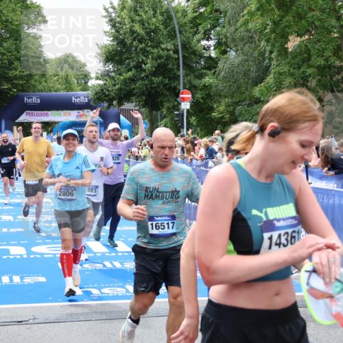 29.06.2025 - hella hamburg halbmarathon Zöllner http://msf.ph/oto/8250104 29.06.2025 10:57:58 Ziel 1200, 2025, 2806, 2883, 3093, 3575, 7138, 7159, 7189, 9820, 11394, 12378, 13376, 13465, 14881, 15349, 16517, 17543, 18492, 18762 meine-sportfotos.de