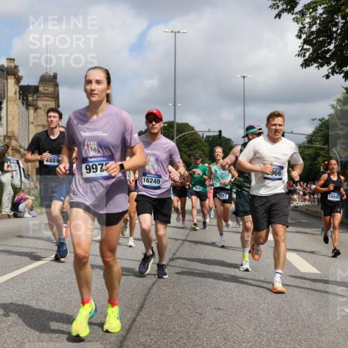 29.06.2025 - hella hamburg halbmarathon Yannick Fuchs http://msf.ph/oto/8250139 29.06.2025 10:35:26 20KM 1136, 1677, 1912, 2568, 2797, 2949, 3332, 3618, 4303, 4380, 4634, 4889, 5007, 5014, 5026, 5410, 6429, 6683, 7080, 7284, 7378, 7774, 8074, 8122, 8629, 8966, 9358, 9979, 10783, 10934, 10978, 11062, 11765, 11767, 11959, 12365, 12385, 12895, 13158, 13268, 13457, 14092, 14661, 14820, 15164, 15247, 15493, 15689, 16201, 16249, 16347, 16599, 17620, 17720, 17724, 17834, 17971, 18045, 18049, 18173, 18192, 18399, 18412, 18573 meine-sportfotos.de