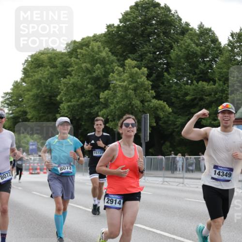 29.06.2025 - hella hamburg halbmarathon Jannik Wohlers http://msf.ph/oto/8250146 29.06.2025 10:30:52 Lombardsbrücke 1292, 1773, 1979, 2414, 2914, 4561, 4817, 5437, 5846, 5943, 6057, 6078, 6195, 6787, 7604, 8050, 8072, 8073, 10111, 11988, 12627, 14349, 15589, 15725, 16457, 16978, 17224, 17463, 17509, 17587, 18390, 18883, 19226 meine-sportfotos.de