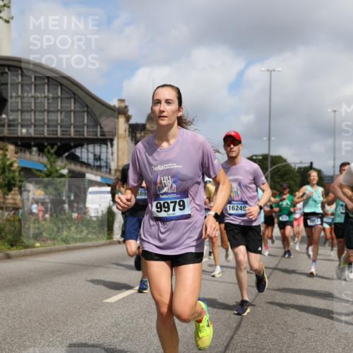 29.06.2025 - hella hamburg halbmarathon Yannick Fuchs http://msf.ph/oto/8250166 29.06.2025 10:35:26 20KM 1136, 1677, 1912, 2568, 2797, 2949, 3332, 3618, 4303, 4380, 4634, 4889, 5007, 5014, 5026, 5410, 6429, 6683, 7080, 7284, 7378, 7774, 8074, 8122, 8629, 8966, 9358, 9979, 10783, 10934, 10978, 11062, 11765, 11767, 11959, 12365, 12385, 12895, 13158, 13268, 13457, 14092, 14661, 14820, 15164, 15247, 15493, 15689, 16201, 16249, 16347, 16599, 17620, 17720, 17724, 17834, 17971, 18045, 18049, 18173, 18192, 18399, 18412, 18573 meine-sportfotos.de