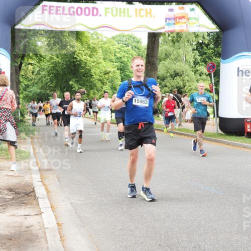 29.06.2025 - hella hamburg halbmarathon MichiJ http://msf.ph/oto/8250174 29.06.2025 10:51:47 Zwischen KM18-KM19 1842, 6714, 9816, 11324, 13221, 13533, 14822, 15797, 15963, 16067, 16605, 17784, 18577 meine-sportfotos.de