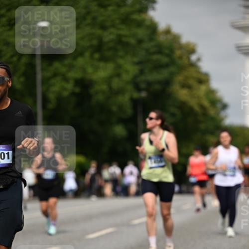 29.06.2025 - hella hamburg halbmarathon Dr. Thomas Lammeyer http://msf.ph/oto/8250185 29.06.2025 10:14:20 Kennedybrücke 1052, 1186, 1456, 1483, 1513, 4389, 7058, 7250, 7685, 8090, 8685, 9150, 9681, 9816, 9988, 11180 meine-sportfotos.de