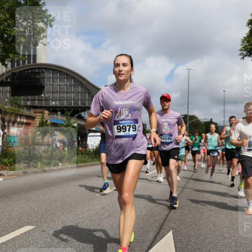 29.06.2025 - hella hamburg halbmarathon Yannick Fuchs http://msf.ph/oto/8250244 29.06.2025 10:35:26 20KM 1136, 1677, 1912, 2568, 2797, 2949, 3332, 3618, 4303, 4380, 4634, 4889, 5007, 5014, 5026, 5410, 6429, 6683, 7080, 7284, 7378, 7774, 8074, 8122, 8629, 8966, 9358, 9979, 10783, 10934, 10978, 11062, 11765, 11767, 11959, 12365, 12385, 12895, 13158, 13268, 13457, 14092, 14661, 14820, 15164, 15247, 15493, 15689, 16201, 16249, 16347, 16599, 17620, 17720, 17724, 17834, 17971, 18045, 18049, 18173, 18192, 18399, 18412, 18573 meine-sportfotos.de