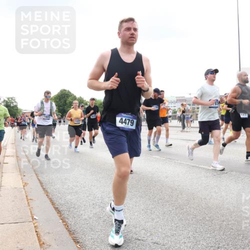 29.06.2025 - hella hamburg halbmarathon Lena Gebhardt http://msf.ph/oto/8250255 29.06.2025 10:34:08 Lombardsbrücke 1189, 1275, 1417, 1672, 1705, 1787, 1896, 2265, 2412, 2464, 2482, 2496, 2510, 2511, 2526, 2801, 2933, 3145, 3170, 3264, 3340, 3345, 3560, 3829, 3848, 4433, 4479, 4696, 4807, 4824, 4826, 4942, 5096, 5141, 5557, 5561, 5566, 5569, 5584, 5609, 5691, 5821, 5822, 5887, 6105, 6364, 6515, 6516, 6574, 6854, 6956, 7027, 7324, 7329, 7565, 8202, 8277, 8349, 8375, 8377, 8383, 8401, 8965, 9094, 9875, 9995, 10007, 10071, 10360, 10561, 10564, 11872, 13957, 16919, 17230 meine-sportfotos.de