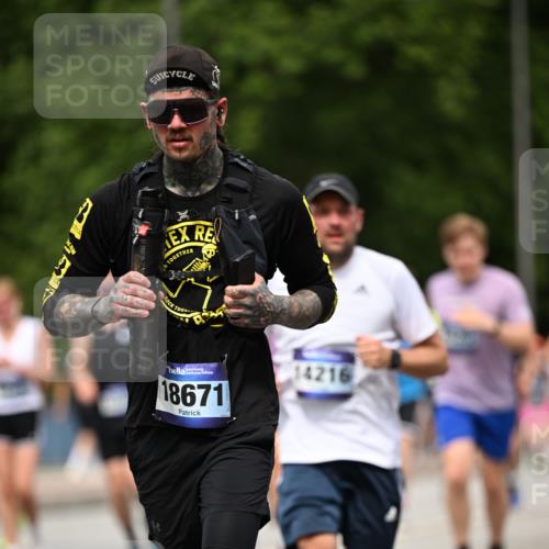 29.06.2025 - hella hamburg halbmarathon Dr. Thomas Lammeyer http://msf.ph/oto/8250277 29.06.2025 10:34:53 Kennedybrücke 1059, 1472, 1773, 2097, 2302, 2505, 2569, 3131, 4561, 6556, 6620, 6725, 7071, 7351, 7517, 8792, 9095, 9576, 9830, 9937, 10989, 10996 meine-sportfotos.de