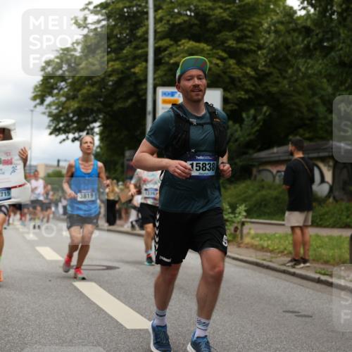 29.06.2025 - hella hamburg halbmarathon Yannick Fuchs http://msf.ph/oto/8250282 29.06.2025 10:47:54 20KM 1030, 1267, 1422, 1442, 1502, 1549, 1870, 2058, 2070, 2354, 2518, 2630, 3096, 3103, 3819, 4299, 5020, 5259, 5638, 6260, 6294, 6374, 6511, 6512, 7274, 7395, 7478, 7973, 8285, 8335, 8394, 9032, 9380, 9791, 9922, 10040, 11068, 11430, 11844, 12321, 12607, 12632, 13033, 13397, 13794, 13803, 13865, 13912, 14026, 14239, 14702, 15146, 15441, 15502, 15838, 15856, 15946, 16780, 17348, 17482, 18143, 18308, 18418, 18450, 18514, 18612, 19067 meine-sportfotos.de
