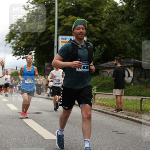 29.06.2025 - hella hamburg halbmarathon Yannick Fuchs http://msf.ph/oto/8250302 29.06.2025 10:47:55 20KM 1030, 1267, 1422, 1442, 1502, 1549, 1870, 2058, 2070, 2354, 2432, 2518, 2630, 3096, 3103, 3819, 4299, 5020, 5259, 5638, 6260, 6294, 6374, 6511, 6512, 7274, 7395, 7478, 7973, 8285, 8335, 8394, 9032, 9380, 9791, 9922, 10040, 11009, 11068, 11430, 11844, 12321, 12607, 12632, 13033, 13397, 13794, 13803, 13865, 13912, 14026, 14239, 14702, 15146, 15441, 15838, 15856, 15946, 16780, 17348, 17482, 18143, 18308, 18418, 18450, 18514, 18612, 19067 meine-sportfotos.de