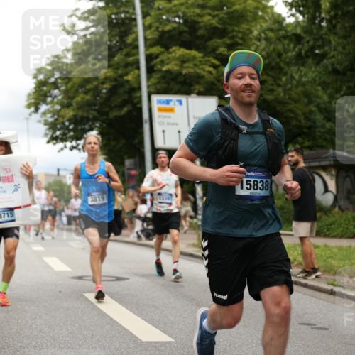 29.06.2025 - hella hamburg halbmarathon Yannick Fuchs http://msf.ph/oto/8250353 29.06.2025 10:47:55 20KM 1030, 1267, 1422, 1442, 1502, 1549, 1870, 2058, 2070, 2354, 2432, 2518, 2630, 3096, 3103, 3819, 4299, 5020, 5259, 5638, 6260, 6294, 6374, 6511, 6512, 7274, 7395, 7478, 7973, 8285, 8335, 8394, 9032, 9380, 9791, 9922, 10040, 11009, 11068, 11430, 11844, 12321, 12607, 12632, 13033, 13397, 13794, 13803, 13865, 13912, 14026, 14239, 14702, 15146, 15441, 15838, 15856, 15946, 16780, 17348, 17482, 18143, 18308, 18418, 18450, 18514, 18612, 19067 meine-sportfotos.de