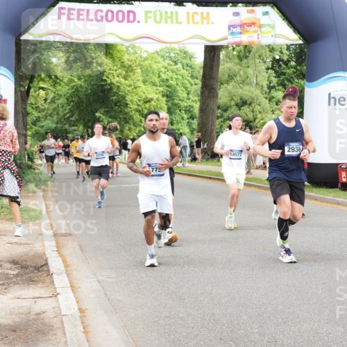 29.06.2025 - hella hamburg halbmarathon MichiJ http://msf.ph/oto/8250355 29.06.2025 10:51:50 Zwischen KM18-KM19 2936, 6714, 11324, 11429, 13221, 13533, 15797, 15963, 16067, 16989, 17784, 18575, 18577 meine-sportfotos.de