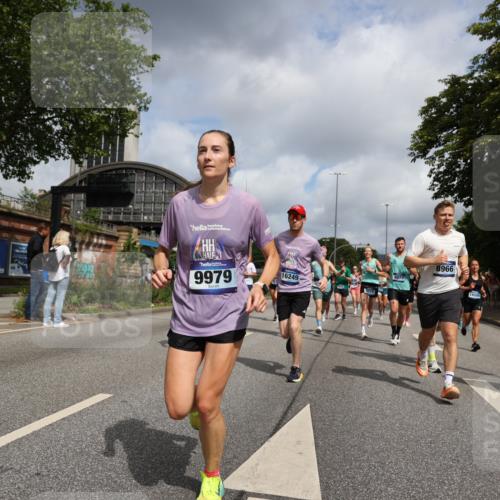29.06.2025 - hella hamburg halbmarathon Yannick Fuchs http://msf.ph/oto/8250382 29.06.2025 10:35:27 20KM 1136, 1677, 2568, 2797, 2949, 3332, 3618, 4303, 4380, 4634, 4889, 5007, 5014, 5026, 5410, 5709, 6429, 6683, 7080, 7284, 7378, 7774, 8074, 8122, 8966, 9358, 9979, 10783, 10934, 10978, 11062, 11765, 11959, 12365, 12385, 12895, 13158, 13268, 13457, 14092, 14661, 14820, 15164, 15247, 15493, 15689, 16201, 16249, 16347, 16599, 17620, 17720, 17724, 17834, 17971, 18045, 18049, 18173, 18192, 18399, 18412, 18573 meine-sportfotos.de