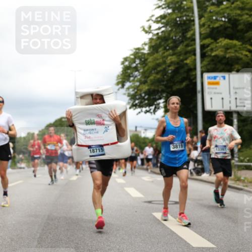 29.06.2025 - hella hamburg halbmarathon Yannick Fuchs http://msf.ph/oto/8250387 29.06.2025 10:47:55 20KM 1030, 1267, 1422, 1442, 1502, 1549, 1870, 2058, 2070, 2354, 2432, 2518, 2630, 3096, 3103, 3819, 4299, 5020, 5259, 5638, 6260, 6294, 6374, 6511, 6512, 7274, 7395, 7478, 7973, 8285, 8335, 8394, 9032, 9380, 9791, 9922, 10040, 11009, 11068, 11430, 11844, 12321, 12607, 12632, 13033, 13397, 13794, 13803, 13865, 13912, 14026, 14239, 14702, 15146, 15441, 15838, 15856, 15946, 16780, 17348, 17482, 18143, 18308, 18418, 18450, 18514, 18612, 19067 meine-sportfotos.de