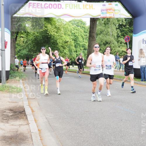 29.06.2025 - hella hamburg halbmarathon MichiJ http://msf.ph/oto/8250392 29.06.2025 10:28:50 Zwischen KM18-KM19 1882, 2750, 2826, 4889, 5375, 5508, 5745, 6149, 6683, 8346, 8574, 12540, 13158, 17245, 17620, 17973 meine-sportfotos.de