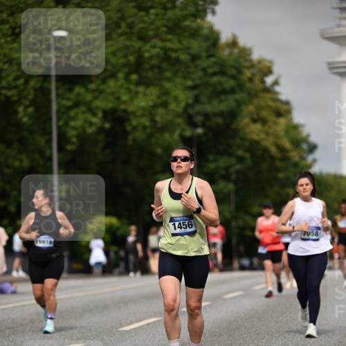 29.06.2025 - hella hamburg halbmarathon Dr. Thomas Lammeyer http://msf.ph/oto/8250396 29.06.2025 10:14:20 Kennedybrücke 1052, 1186, 1456, 1483, 1513, 4389, 7058, 7250, 7685, 8090, 8685, 9150, 9681, 9816, 9988, 11180 meine-sportfotos.de