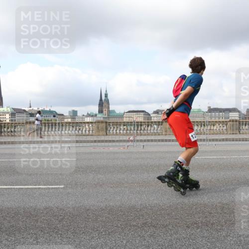 29.06.2025 - hella hamburg halbmarathon Lena Gebhardt http://msf.ph/oto/8250416 29.06.2025 09:02:50 Lombardsbrücke  meine-sportfotos.de