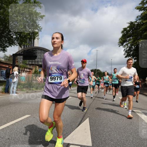 29.06.2025 - hella hamburg halbmarathon Yannick Fuchs http://msf.ph/oto/8250422 29.06.2025 10:35:27 20KM 1136, 1677, 2568, 2797, 2949, 3332, 3618, 4303, 4380, 4634, 4889, 5007, 5014, 5026, 5410, 5709, 6429, 6683, 7080, 7284, 7378, 7774, 8074, 8122, 8966, 9358, 9979, 10783, 10934, 10978, 11062, 11765, 11959, 12365, 12385, 12895, 13158, 13268, 13457, 14092, 14661, 14820, 15164, 15247, 15493, 15689, 16201, 16249, 16347, 16599, 17620, 17720, 17724, 17834, 17971, 18045, 18049, 18173, 18192, 18399, 18412, 18573 meine-sportfotos.de
