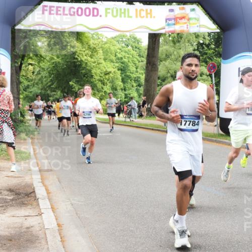 29.06.2025 - hella hamburg halbmarathon MichiJ http://msf.ph/oto/8250437 29.06.2025 10:51:51 Zwischen KM18-KM19 2936, 6714, 11324, 11429, 13221, 13533, 15963, 16067, 16989, 17784, 18575, 18577 meine-sportfotos.de