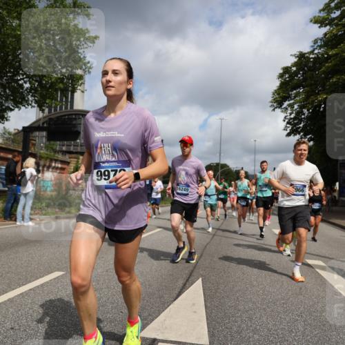 29.06.2025 - hella hamburg halbmarathon Yannick Fuchs http://msf.ph/oto/8250457 29.06.2025 10:35:27 20KM 1136, 1677, 2568, 2797, 2949, 3332, 3618, 4303, 4380, 4634, 4889, 5007, 5014, 5026, 5410, 5709, 6429, 6683, 7080, 7284, 7378, 7774, 8074, 8122, 8966, 9358, 9979, 10783, 10934, 10978, 11062, 11765, 11959, 12365, 12385, 12895, 13158, 13268, 13457, 14092, 14661, 14820, 15164, 15247, 15493, 15689, 16201, 16249, 16347, 16599, 17620, 17720, 17724, 17834, 17971, 18045, 18049, 18173, 18192, 18399, 18412, 18573 meine-sportfotos.de