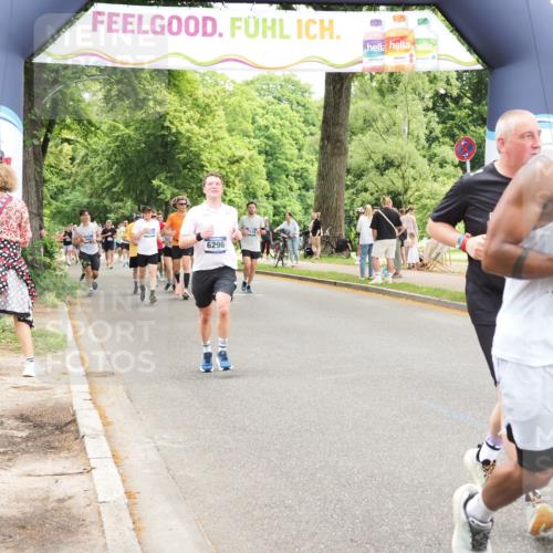 29.06.2025 - hella hamburg halbmarathon MichiJ http://msf.ph/oto/8250463 29.06.2025 10:51:51 Zwischen KM18-KM19 2936, 6714, 11324, 11429, 13221, 13533, 15963, 16067, 16989, 17784, 18575, 18577 meine-sportfotos.de