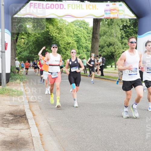 29.06.2025 - hella hamburg halbmarathon MichiJ http://msf.ph/oto/8250470 29.06.2025 10:28:51 Zwischen KM18-KM19 1882, 2750, 2826, 4889, 5375, 5508, 5745, 6149, 6683, 8346, 12540, 13158, 17245, 17620, 17973 meine-sportfotos.de
