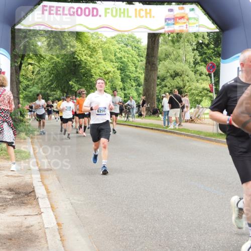 29.06.2025 - hella hamburg halbmarathon MichiJ http://msf.ph/oto/8250473 29.06.2025 10:51:51 Zwischen KM18-KM19 2936, 6714, 11324, 11429, 13221, 13533, 15963, 16067, 16989, 17784, 18575, 18577 meine-sportfotos.de