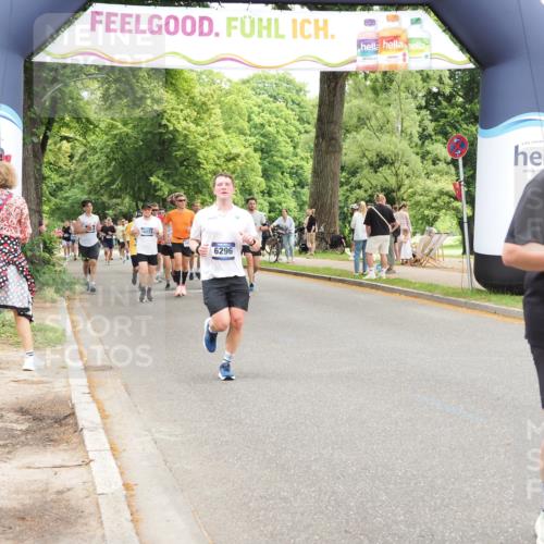 29.06.2025 - hella hamburg halbmarathon MichiJ http://msf.ph/oto/8250492 29.06.2025 10:51:51 Zwischen KM18-KM19 2936, 6714, 11324, 11429, 13221, 13533, 15963, 16067, 16989, 17784, 18575, 18577 meine-sportfotos.de