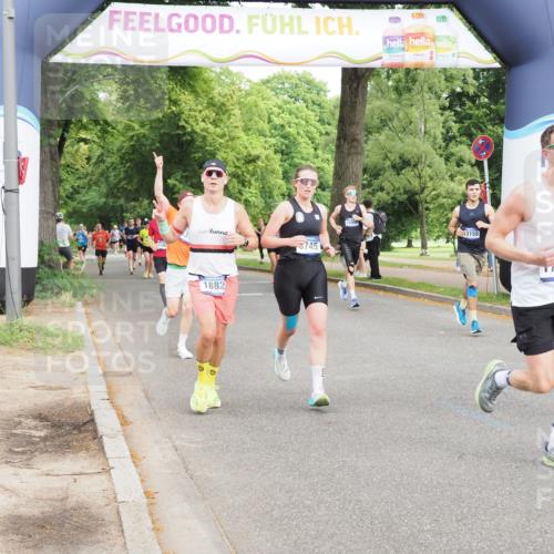 29.06.2025 - hella hamburg halbmarathon MichiJ http://msf.ph/oto/8250520 29.06.2025 10:28:51 Zwischen KM18-KM19 1882, 2750, 2826, 4889, 5375, 5508, 5745, 6149, 6683, 8346, 12540, 13158, 17245, 17620, 17973 meine-sportfotos.de