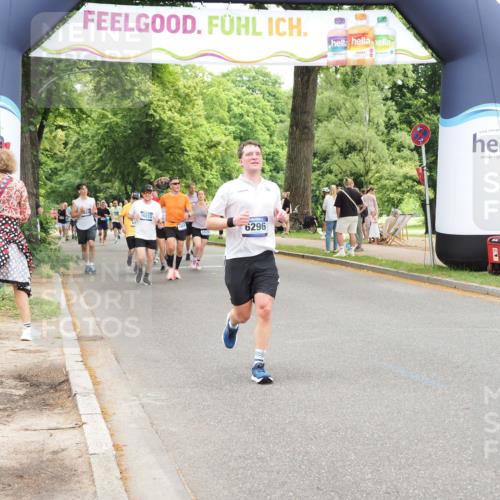 29.06.2025 - hella hamburg halbmarathon MichiJ http://msf.ph/oto/8250537 29.06.2025 10:51:52 Zwischen KM18-KM19 2936, 5742, 0000, 6714, 11324, 11429, 13221, 13533, 15963, 16067, 16233, 16989, 17784, 18575, 18577 meine-sportfotos.de