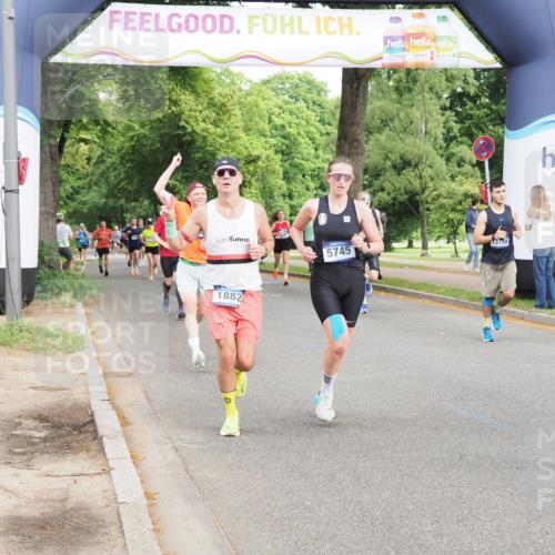 29.06.2025 - hella hamburg halbmarathon MichiJ http://msf.ph/oto/8250588 29.06.2025 10:28:51 Zwischen KM18-KM19 1882, 2750, 2826, 4889, 5375, 5508, 5745, 6149, 6683, 8346, 12540, 13158, 17245, 17620, 17973 meine-sportfotos.de